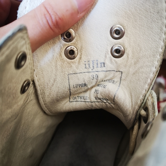 White studded Combat boots - Picture 5 of 6